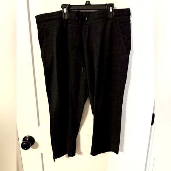 EDDIE BAUER BRAND WOMENS CAPRIS - Picture 1 of 3